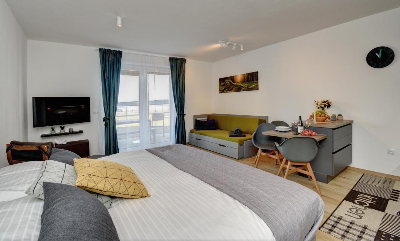 Apartman Lipno - Dve Zatoky Frymburk Exteriör bild